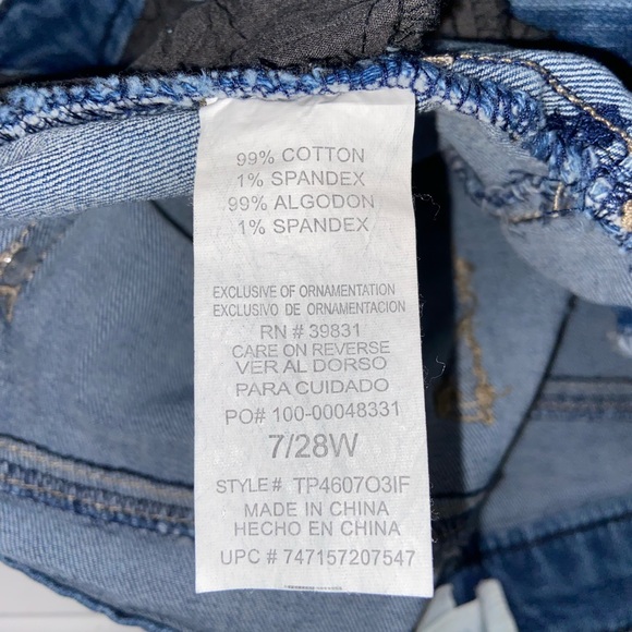 Jolt Ladies Ruffled Bottom Zip Jr Jean Shorts Jr Sz 9 Available New w tags - Picture 11 of 13